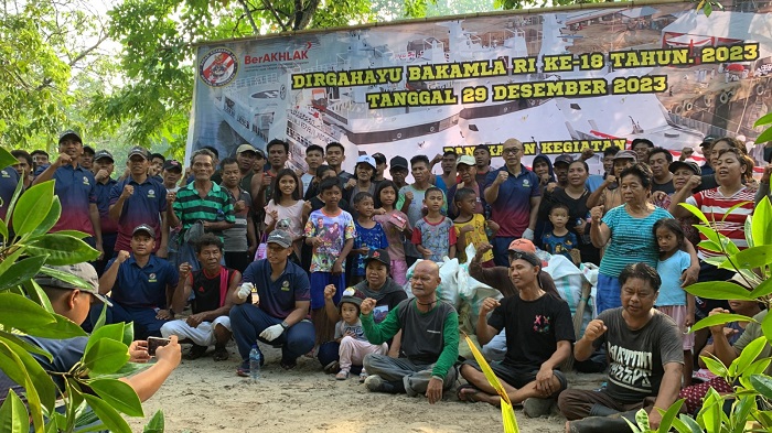 lognews bakamla bersih pantai