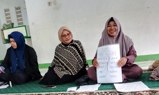 lognews.co.id foto 68 ustazah dewi