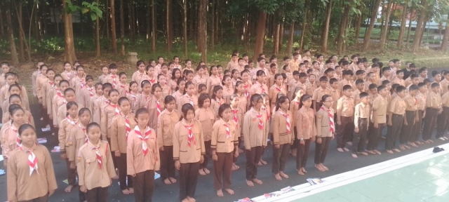 pelajar Al Zaytun pramuka sebelum belajar